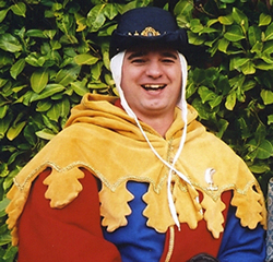 Gold Oakleaf Dagged Hood and Liripipe with Gold Braid