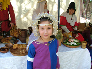 Gold Nebulé Encrusted in Pearls Gold Nebulé Encrusted in Pearls