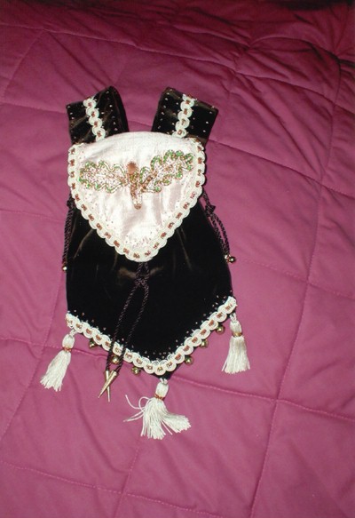 Brown velvet pouch with embroidery on silk ofn acorn and oak leaves in silkwork and goldwork Brown velvet pouch with embroidery on silk ofn acorn and oak leaves in silkwork and goldwork