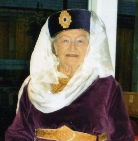 German Style Purple Torque with Silk veil. Source from 'Deutsches Leben'